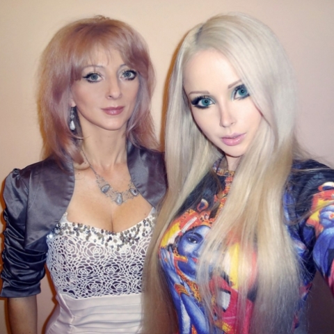 “Амьд барби” Валериа Лукьянов мэс засал хийлгээгүй гэж мэдэгджээ